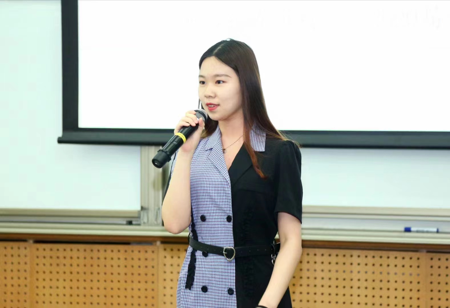 388vip太阳集团故事集丨侯诗琪：冀以尘雾之微，，补益山海